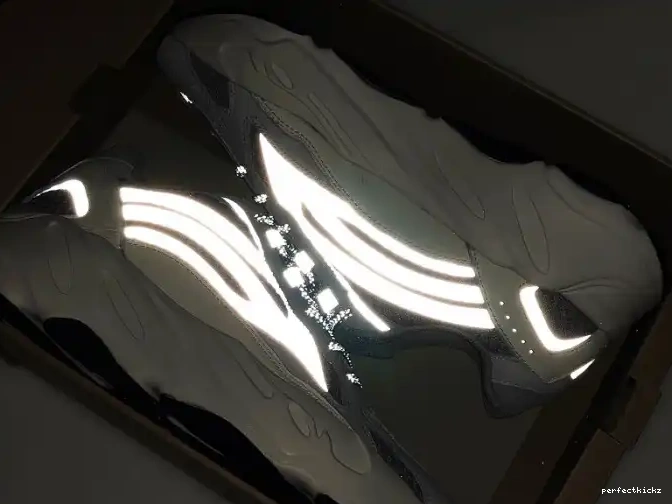 Yeezy Static V2 EF2829 Adidas Boost 700 0606